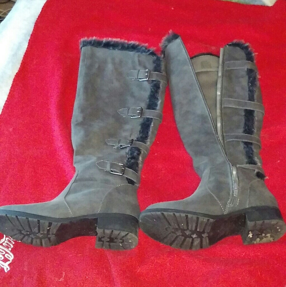 Grey boots
