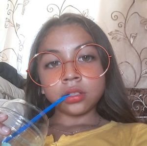 Meet your Posher, Anahi