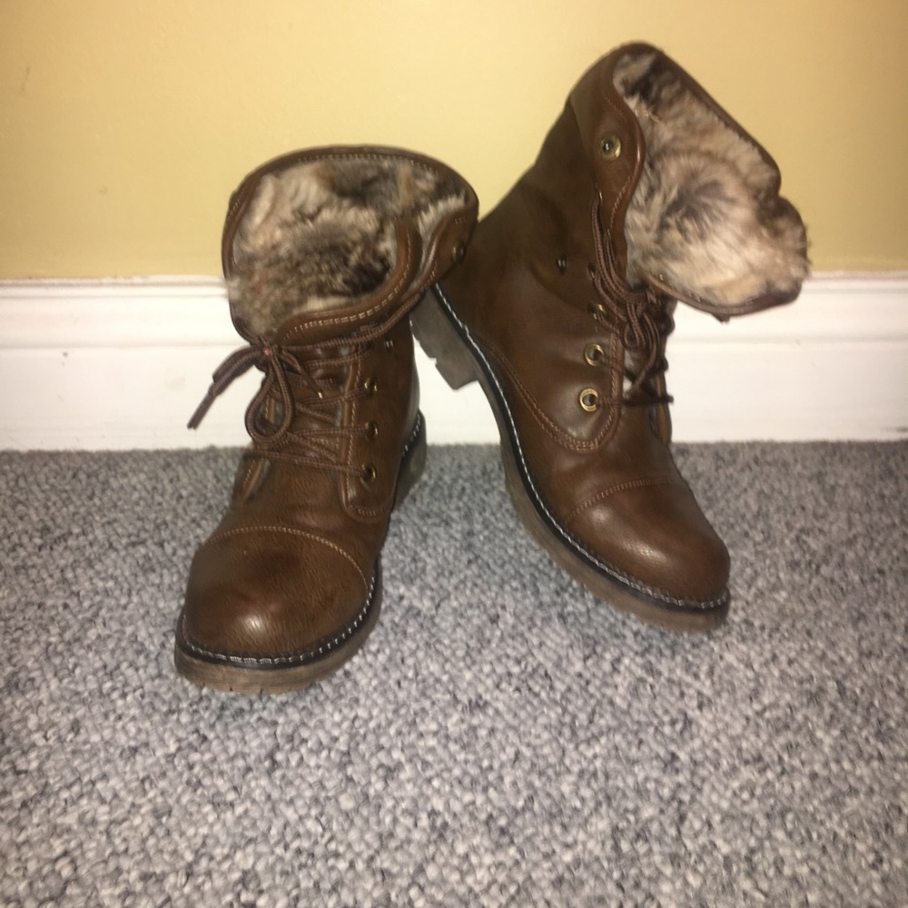 SOLD❌ Fur combat boots