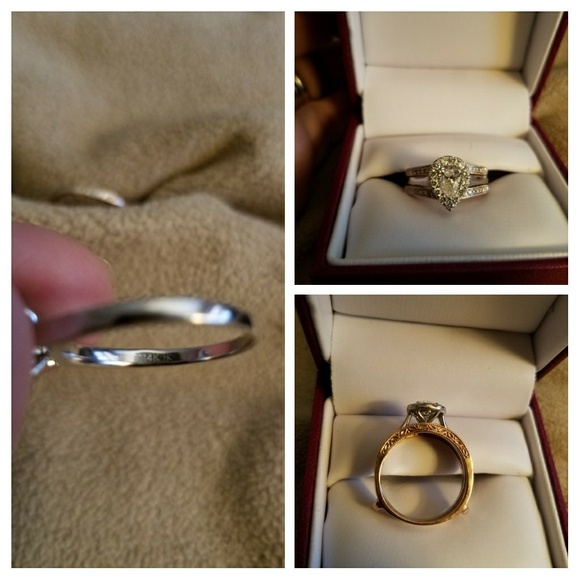 ☡SOLD☡Pear Shaped Diamond Ring with Enhancer - Picture 2 of 8
