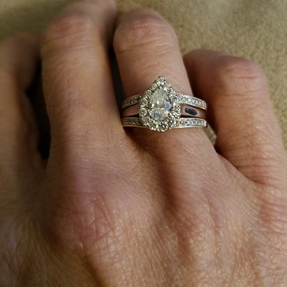☡SOLD☡Pear Shaped Diamond Ring with Enhancer - Picture 7 of 8