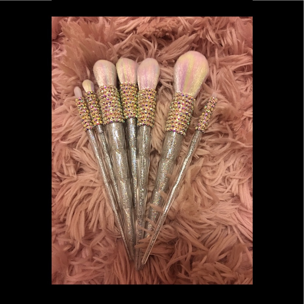 Gorgeous brush set!!
