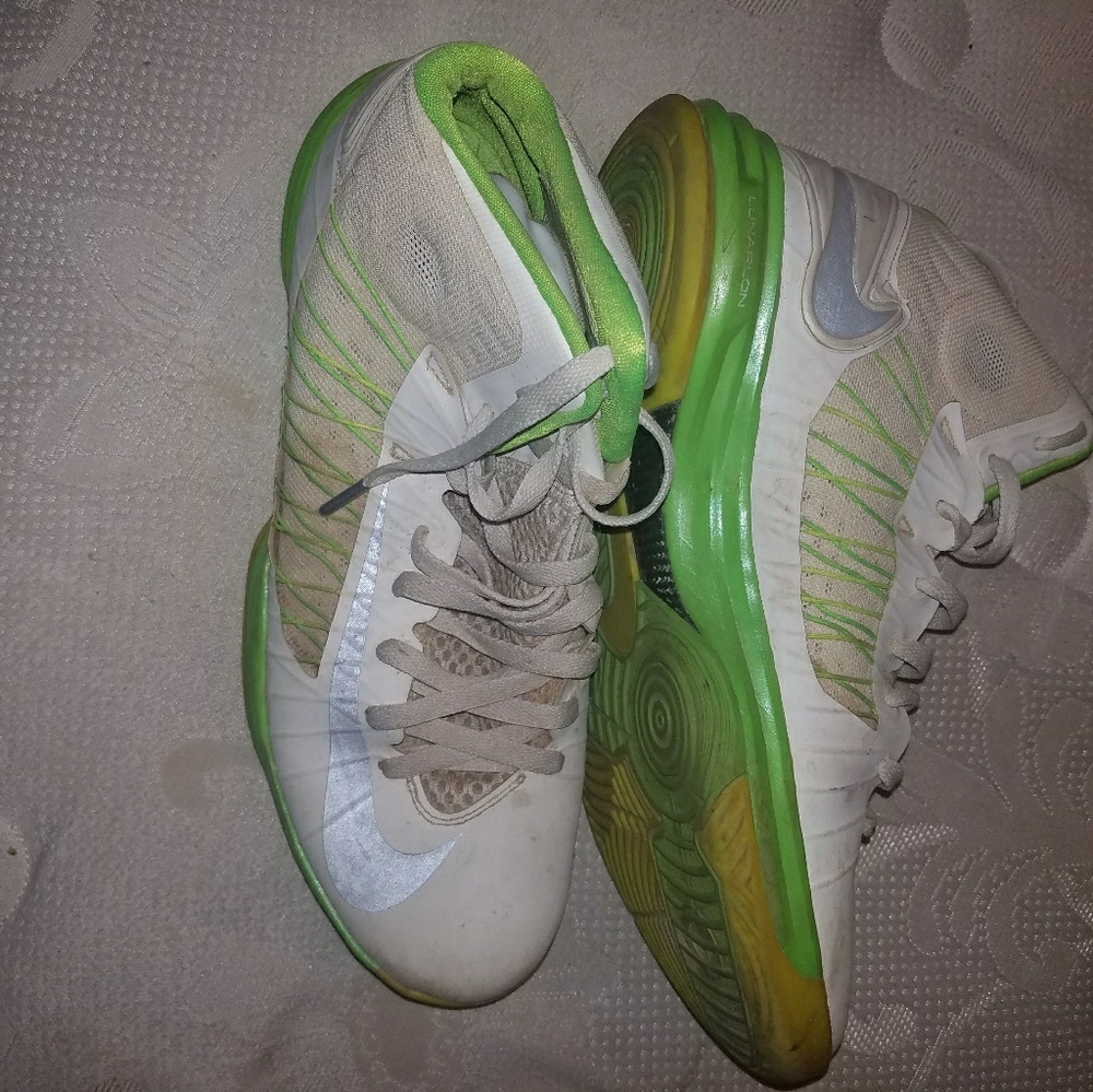 Men's Nike sneakers