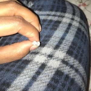 Brand new 3/4cttw 14kw stud earrings