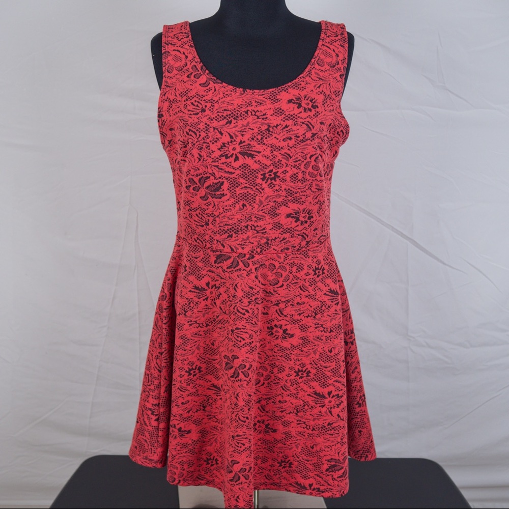 Coral and black floral dress! 🖤❤️