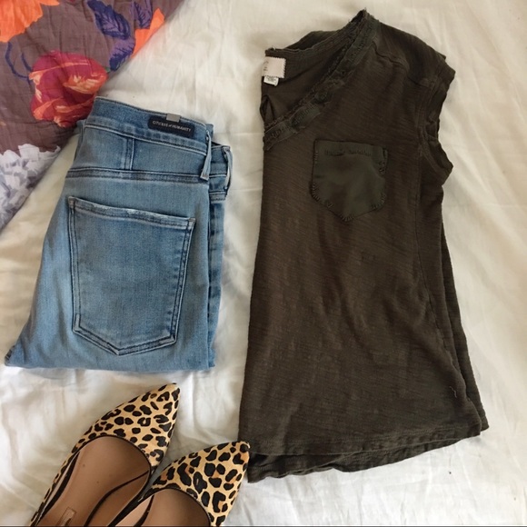 Anthropologie Tops - Anthropologie Green V-Neck Tee Anthropologie Tops - Anthropologie Green V-Neck Tee