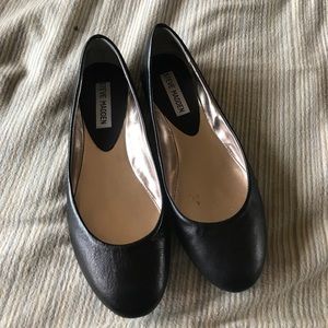 Steve Madden black flats