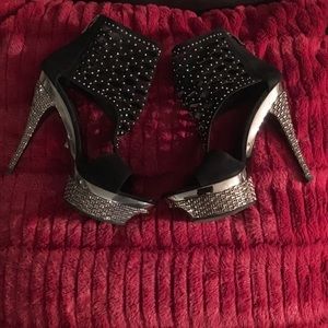 Chinese Laundry Corkscrew open toe shoes