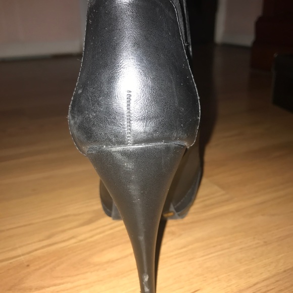 Black BCBG Paris Black Lyons ankle booties - Picture 7 of 8