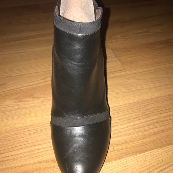 Black BCBG Paris Black Lyons ankle booties - Picture 8 of 8