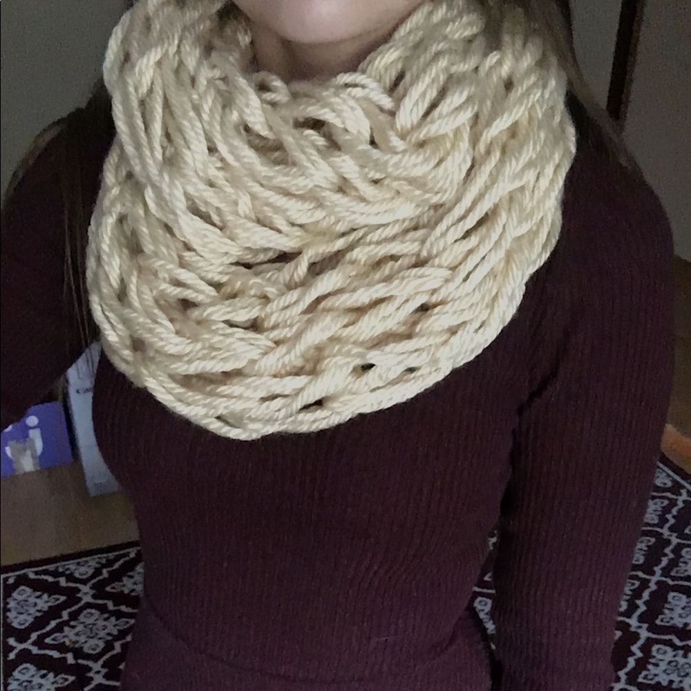 Arm Knit Infinity Scarf
