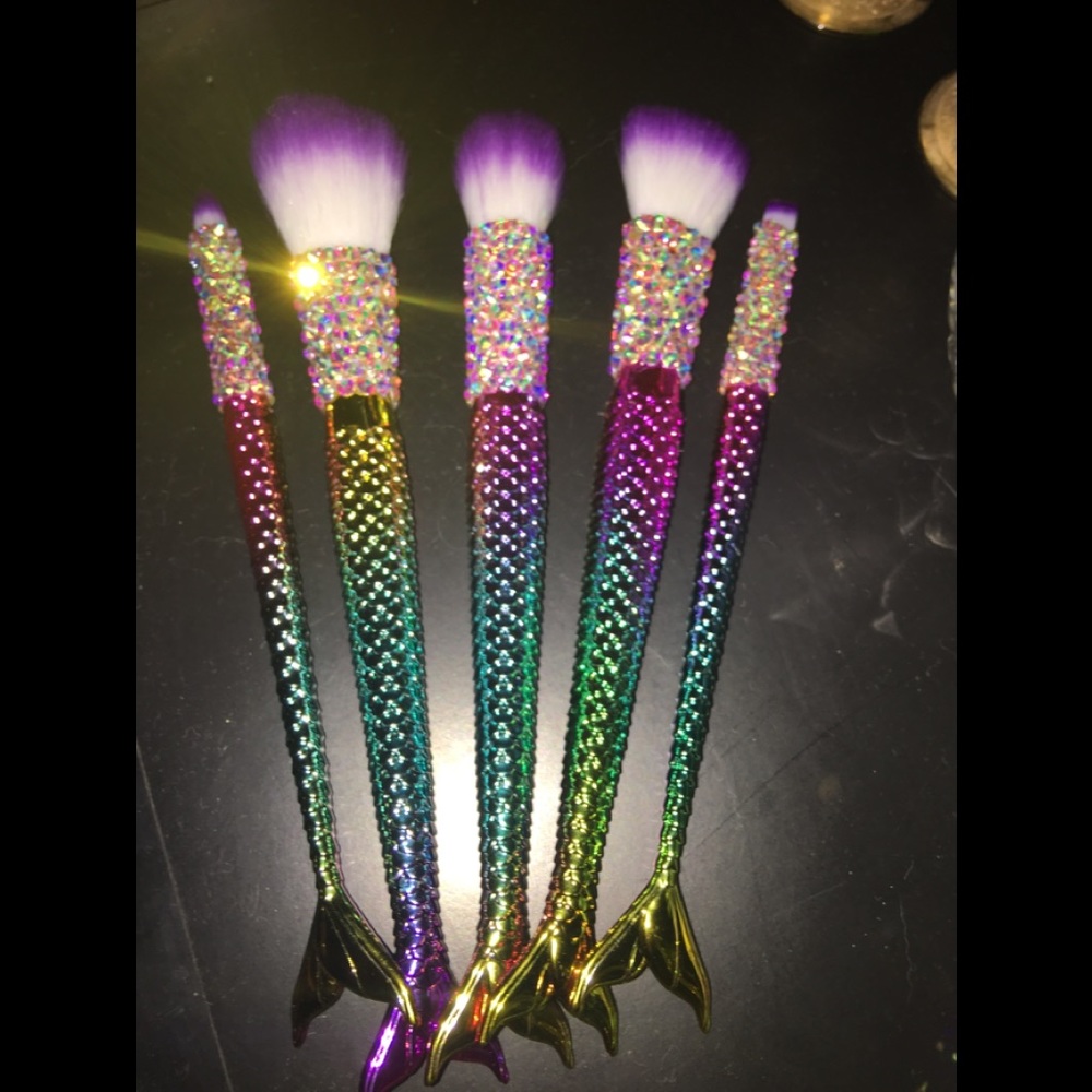 Crystal makeup set!
