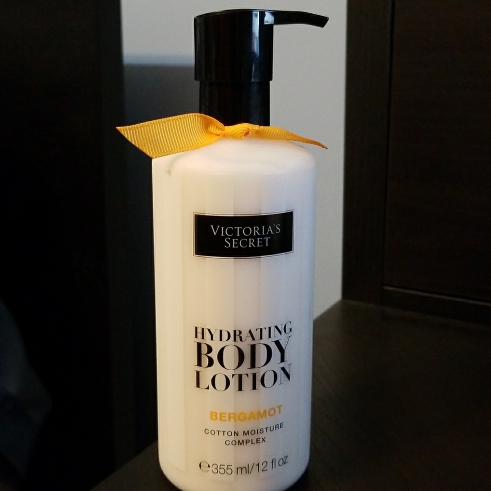 Victoria Secret Hydrating Body Lotion Bergamot
