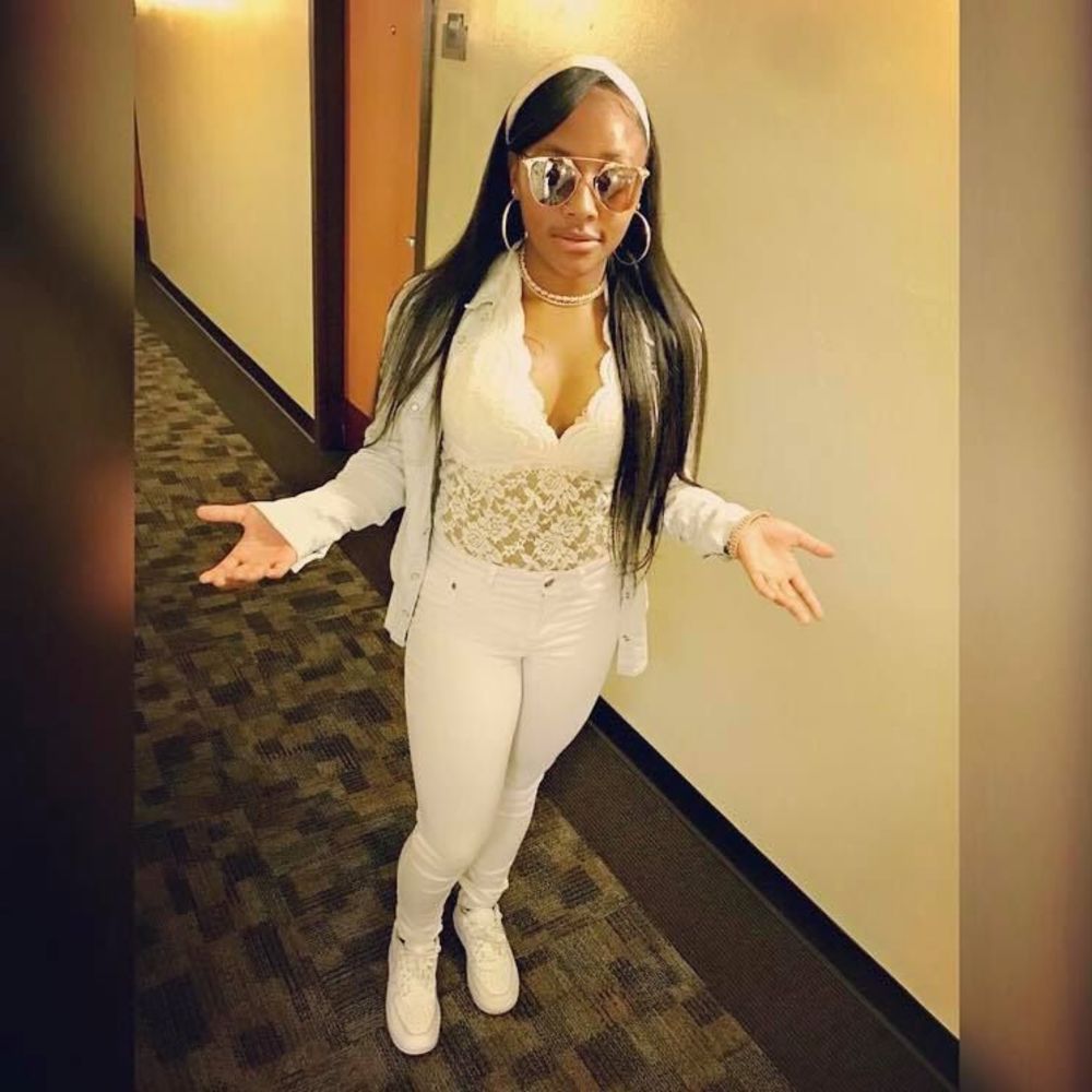 Meet your Posher, Talia