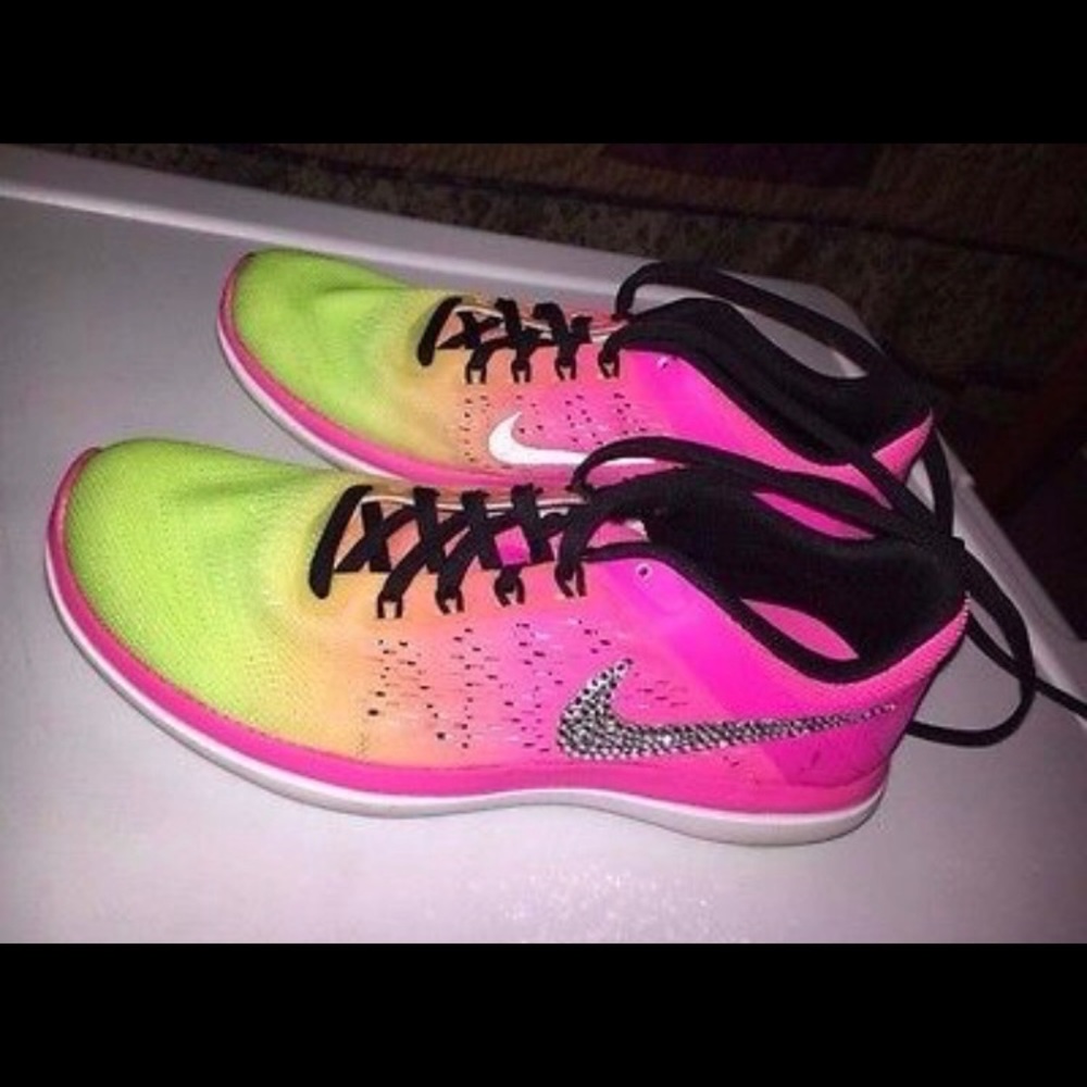Nike Women’s Running Shoe Blinged Swoosh Size 7