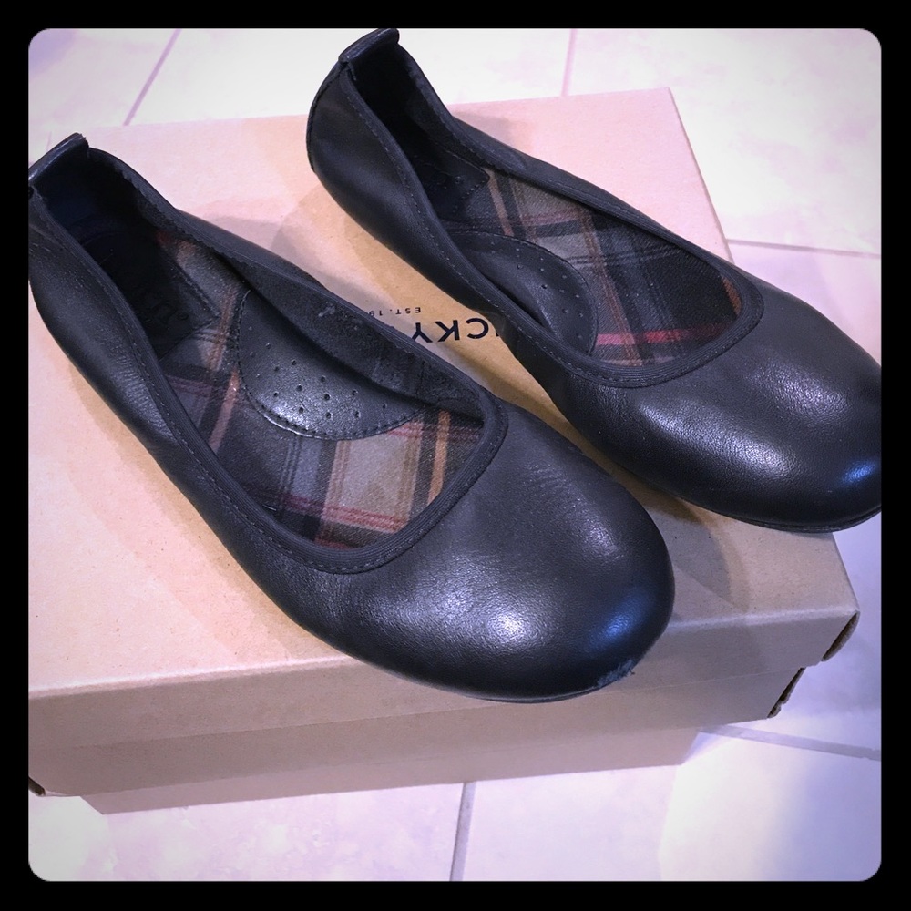 Born Black leather flats