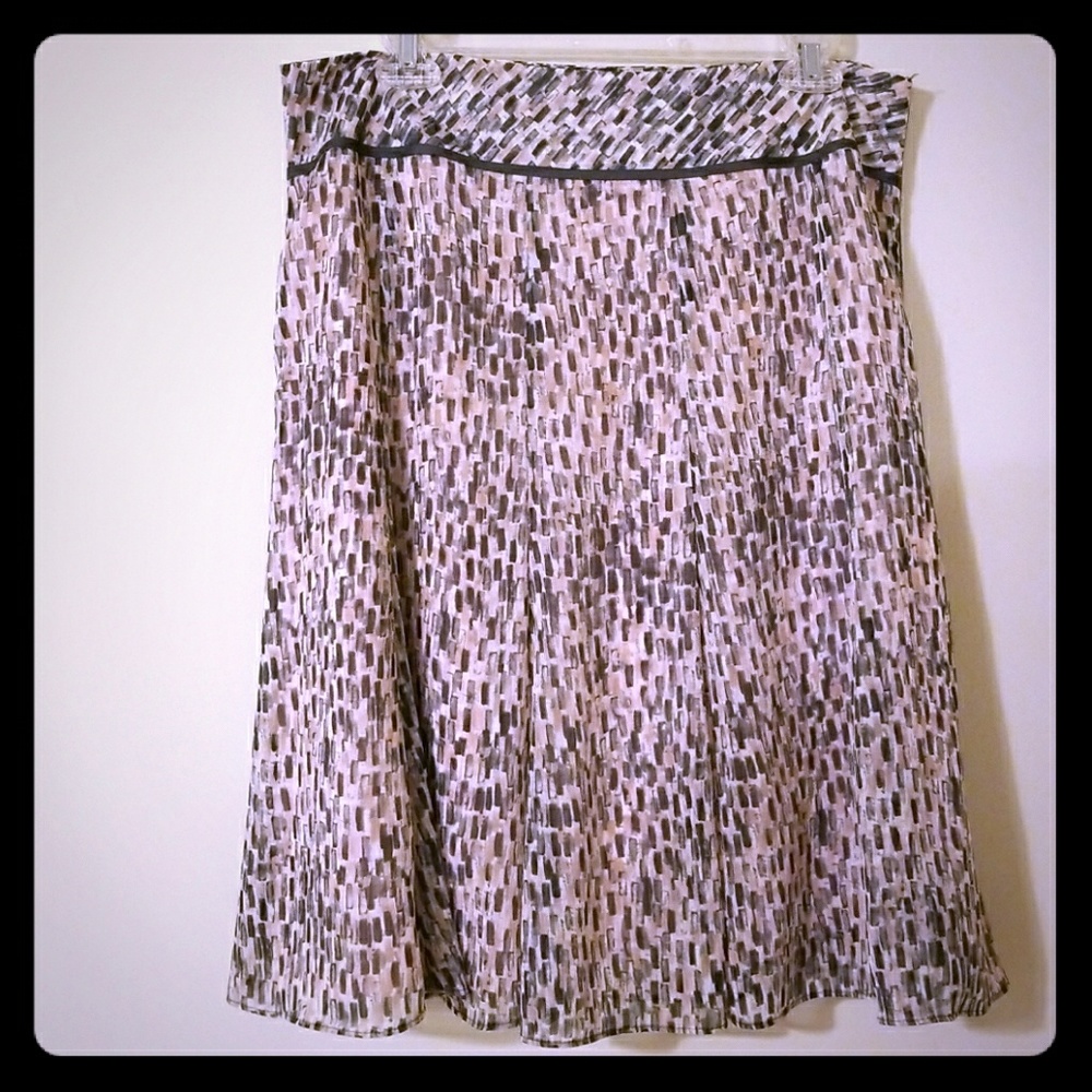 Pink & Grey lined skirt.