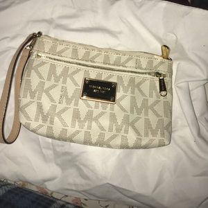 Michael kors white wristlet