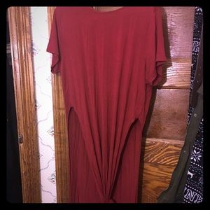 Boohoo wine colored side split tunic