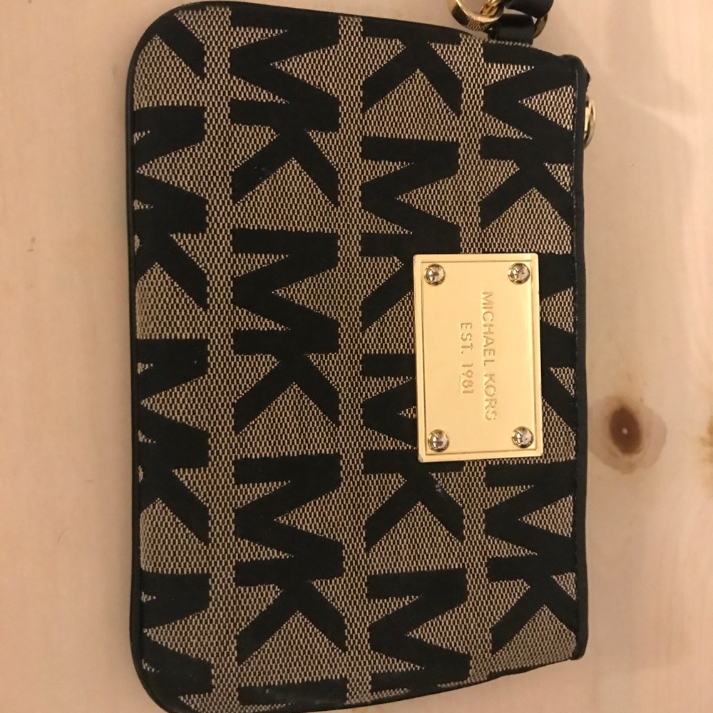 Michael Kors wristlet