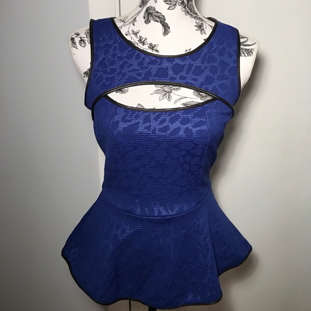 2B Bebe top