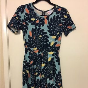 Lularoe Amelia, Small