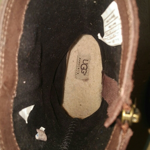 **SOLD**  Kids youth size 4 UGG Boots - Picture 3 of 8