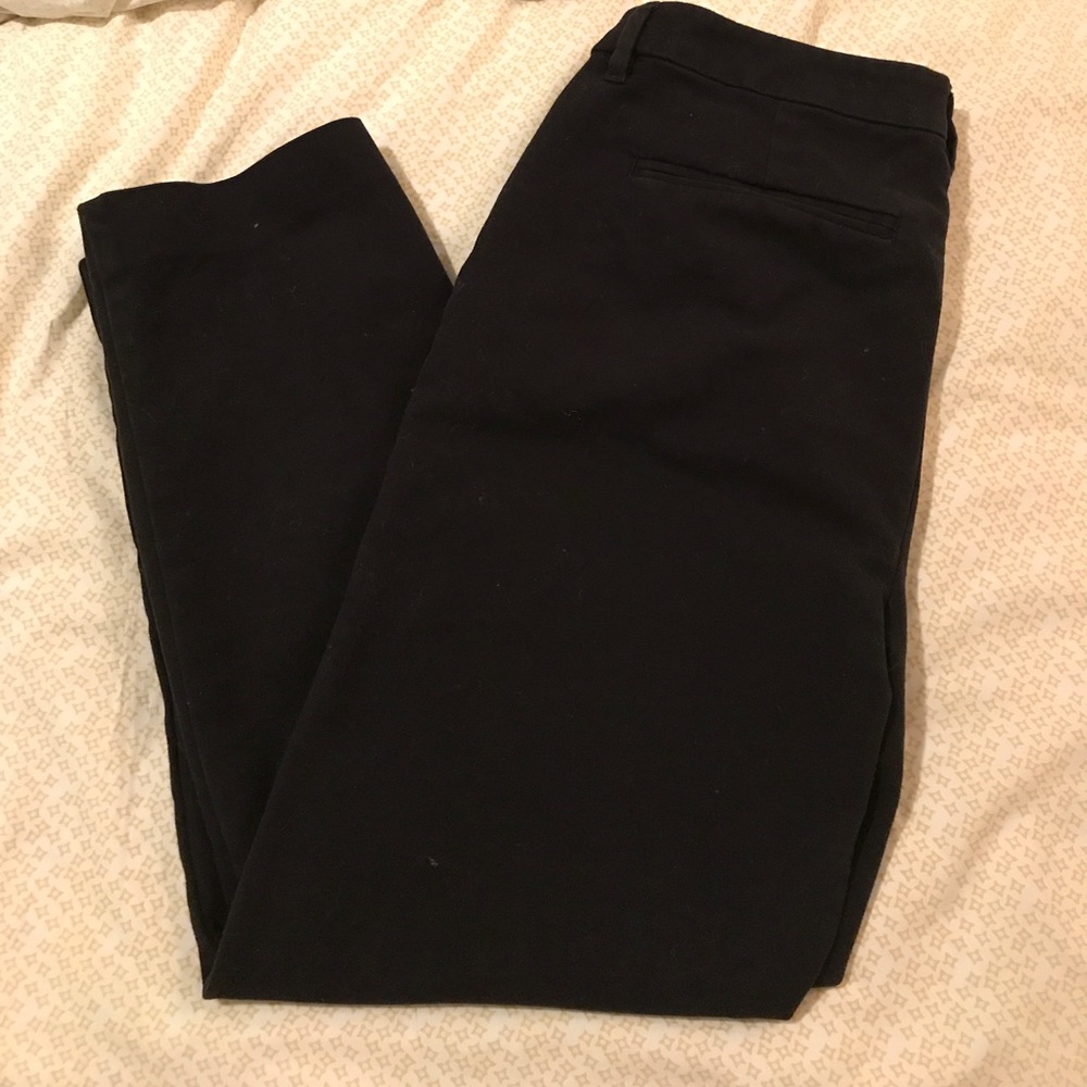 Old Navy “Harper” Style Mid Rise Black Capris