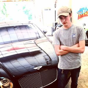 Meet your Posher, Tye