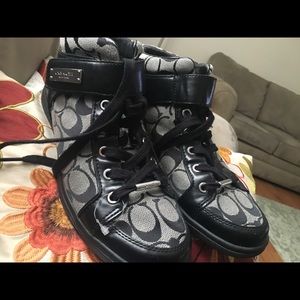 More pics /Black Signature C, Coach high top