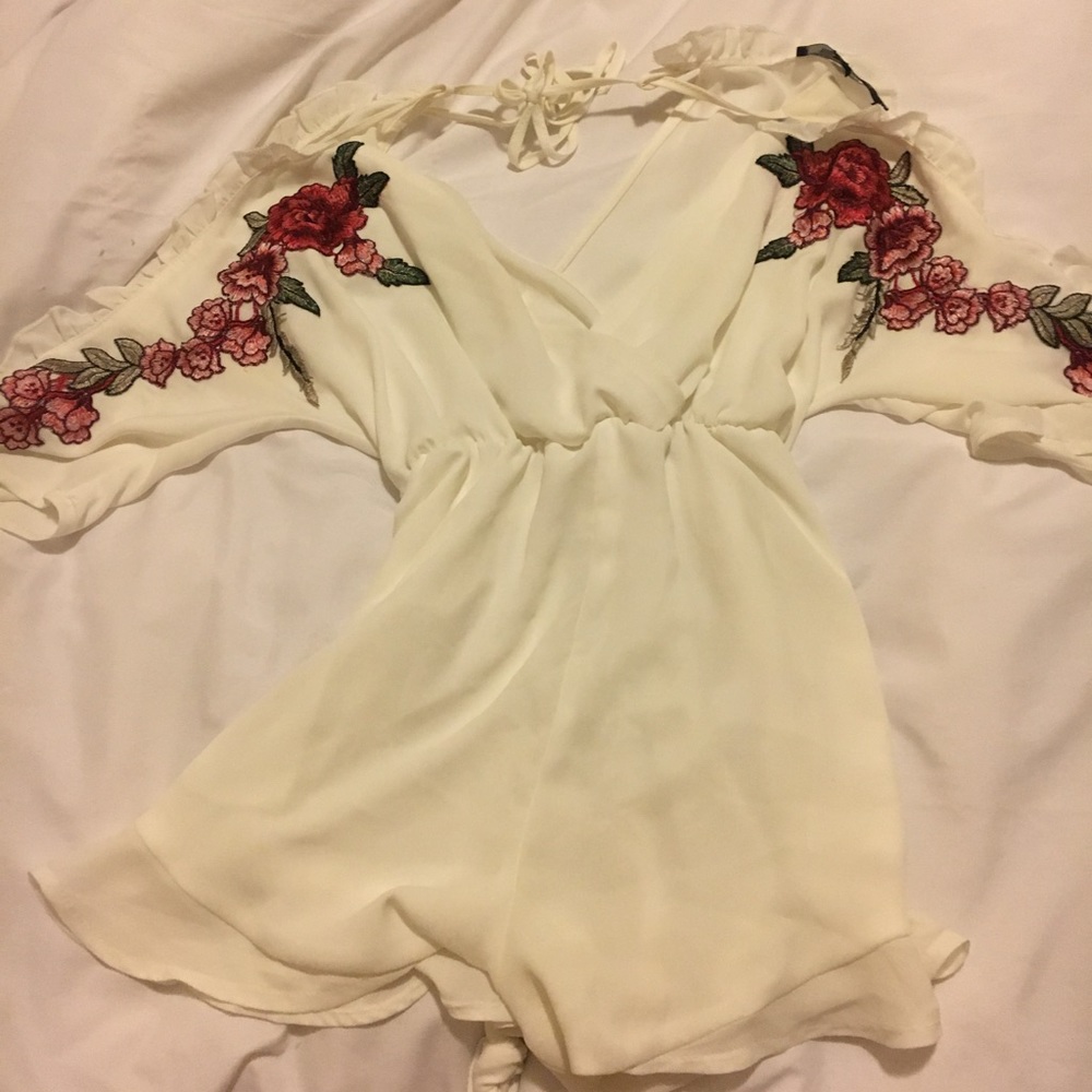 white rose appliqué romper