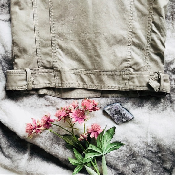 American Rag Vest - Picture 3 of 6