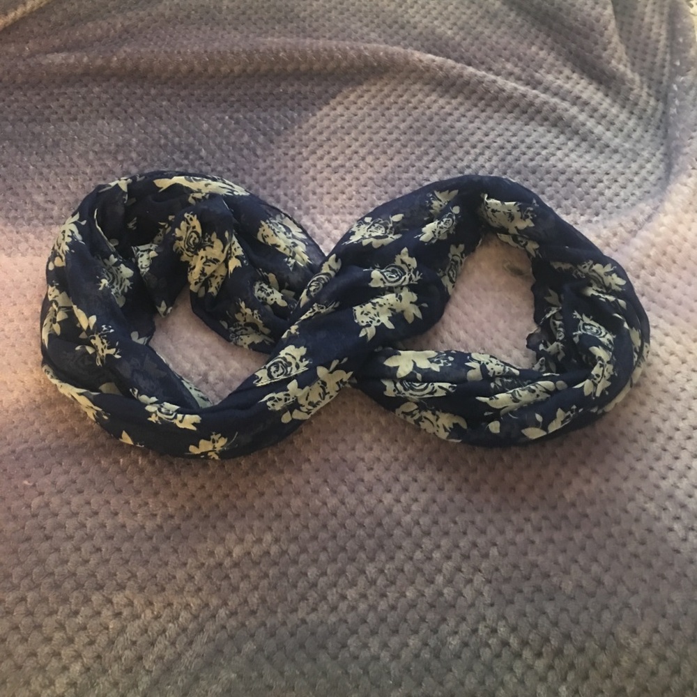 Infinity scarf