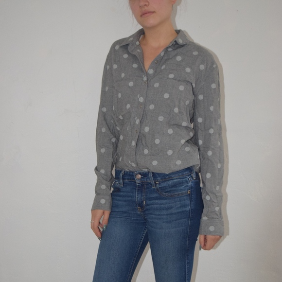 Spotted gray and white button down - Picture 2 of 4