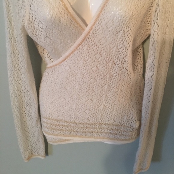 •WrapAround White & Gold Trimmed  Sweater•L• - Picture 3 of 8