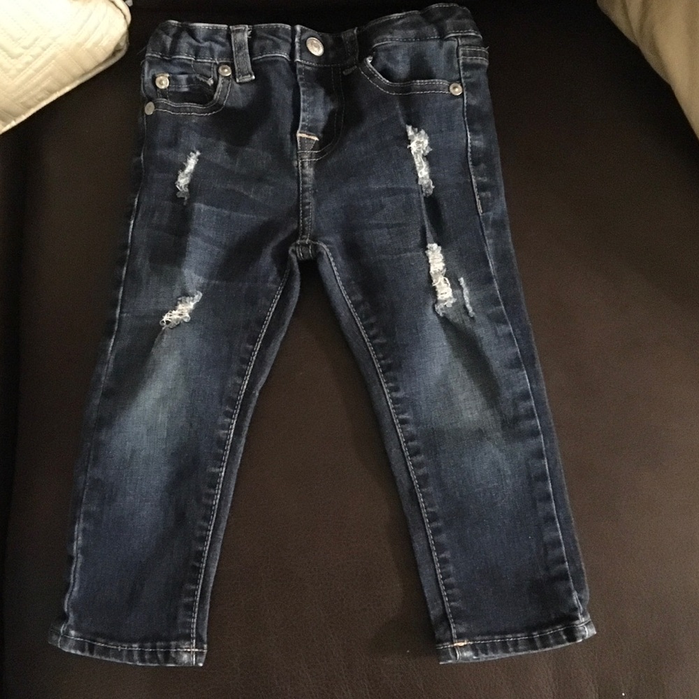 Toddler girl distressed jeans. 2T