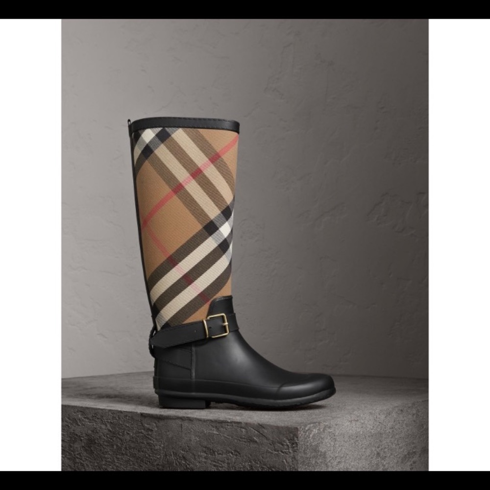 NIB Burberry Check Panel Rain boots!!