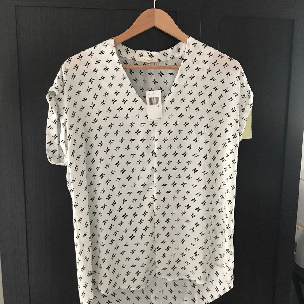 BNWT Pleione silky T-shirt/ top