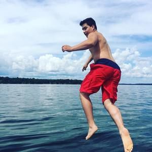 Meet your Posher, Derek