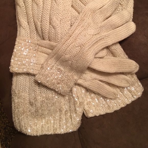 Knit Scarf and Gloves - Picture 2 of 6