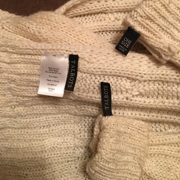 Knit Scarf and Gloves - Picture 3 of 6