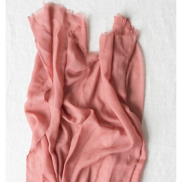 HOPE Big Scarf in Old Pink - Picture 2 of 8