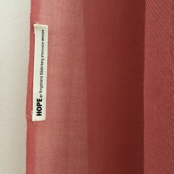 HOPE Big Scarf in Old Pink - Picture 7 of 8