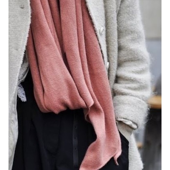 HOPE Big Scarf in Old Pink - Picture 8 of 8