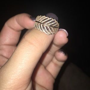 Rose gold leaf pandora ring