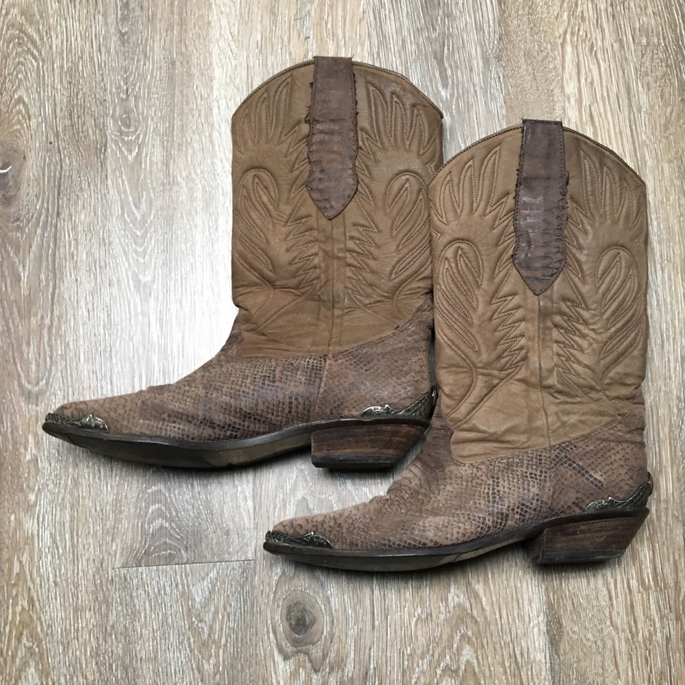 Zodiac cowboy boots 7 1/2 metal detailing