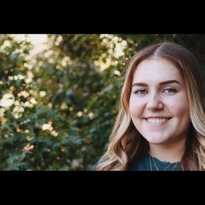 Meet your Posher, Courtney