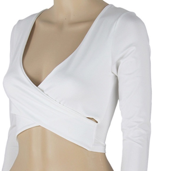 All white V neck crop top Hello Top - -★ ⭐️ white - Picture 7 of 7