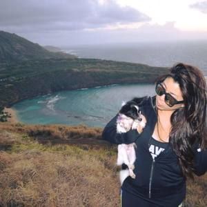 Meet your Posher, Eimi