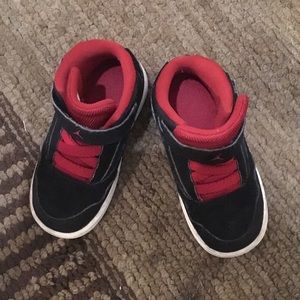 Toddler boys Jordan’s size 8c. Black and red